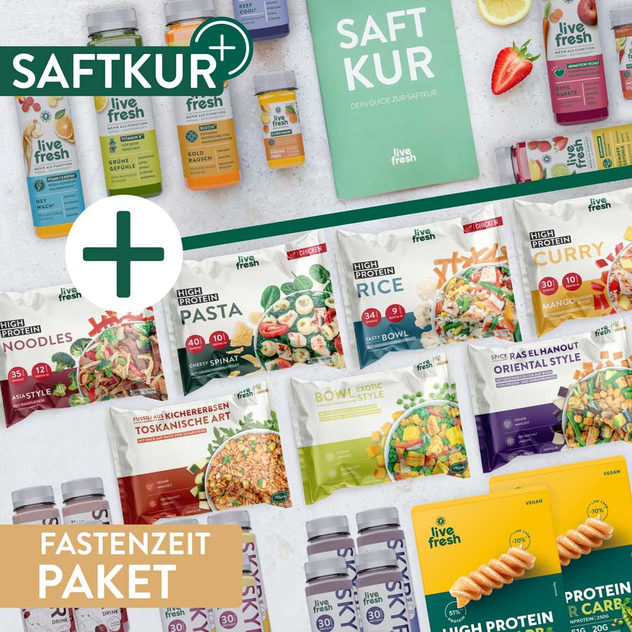 Eine Produktübersicht des „Saftkur+ Fastenzeit Pakets“ von Live Fresh, bestehend aus verschiedenen kaltgepressten Säften, einem grünen „SAFTKUR“-Guide, sowie einer Auswahl an High-Protein-Gerichten wie Pasta, Rice Bowls, Curry und Noodles. Zusätzlich sind pflanzliche Protein-Snacks und proteinreiche Shakes im Paket enthalten. Ein großes Plus-Symbol in der Mitte verbindet die verschiedenen Produktkategorien visuell.




